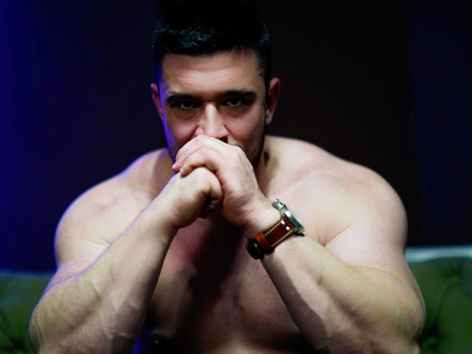 Big Boy Bisexual Top Bull Gavin Colt on MuscleServiceLive!